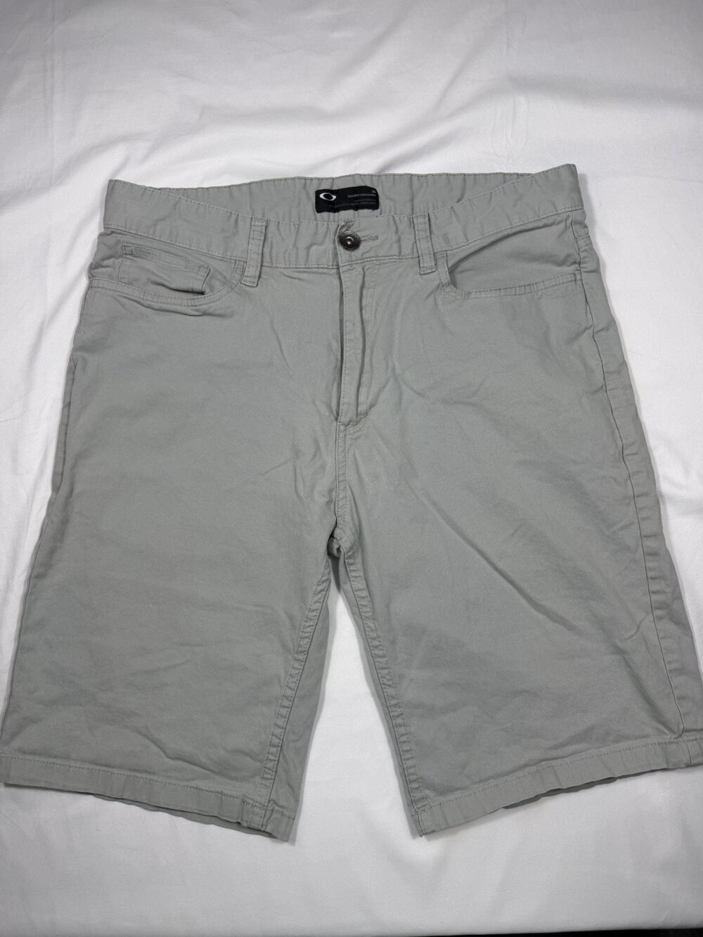 Oakley Men's Gray Regular fit Shorts Size 34 Casual Outdoor